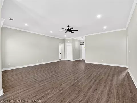 Living - 404 Rock Ct, Lavaca, AR 72941 photo 4 of 4