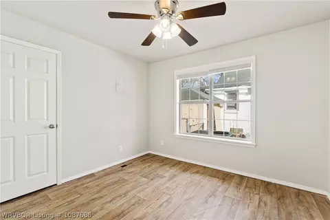 Bedroom - 2009 S V St, Fort Smith, AR 72901 photo 3 of 4