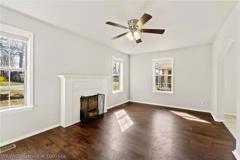 Living - 2009 S V St, Fort Smith, AR 72901 photo 1 of 3