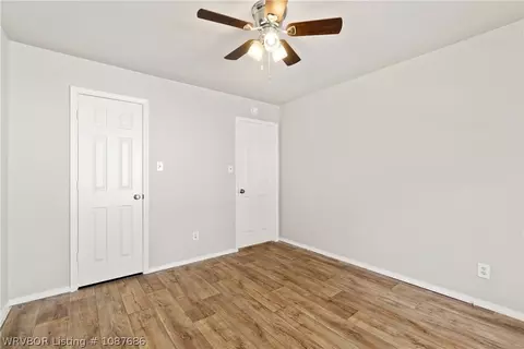 Bedroom - 2009 S V St, Fort Smith, AR 72901 photo 2 of 4