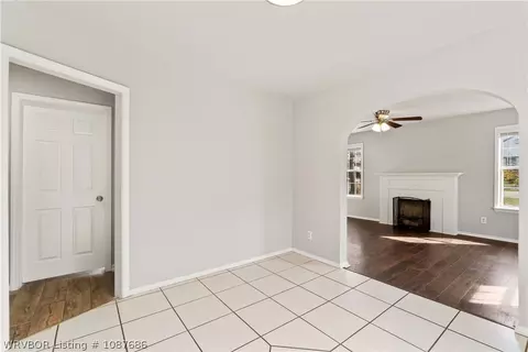 Living - 2009 S V St, Fort Smith, AR 72901 photo 3 of 3