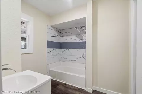 Bath - 3616 Blair Ave, Fort Smith, AR 72904 photo 2 of 2