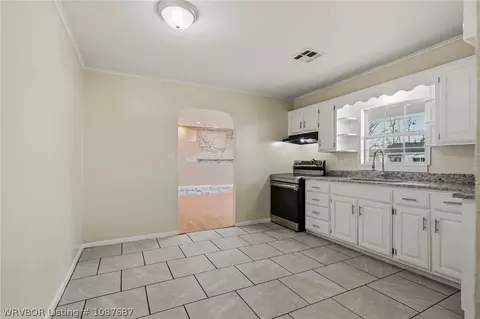 Entry Way - 3616 Blair Ave, Fort Smith, AR 72904 photo 1 of 2