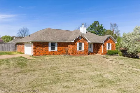 1701 Broken Hill Dr, Van Buren, AR 72956