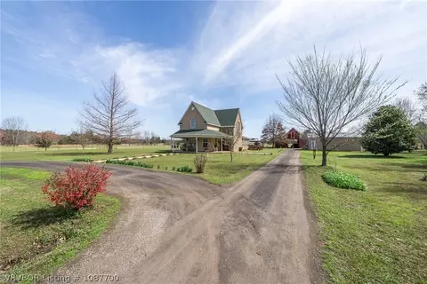 Exterior - 12800 James Fork Rd, Hartford, AR 72938 photo 4 of 18