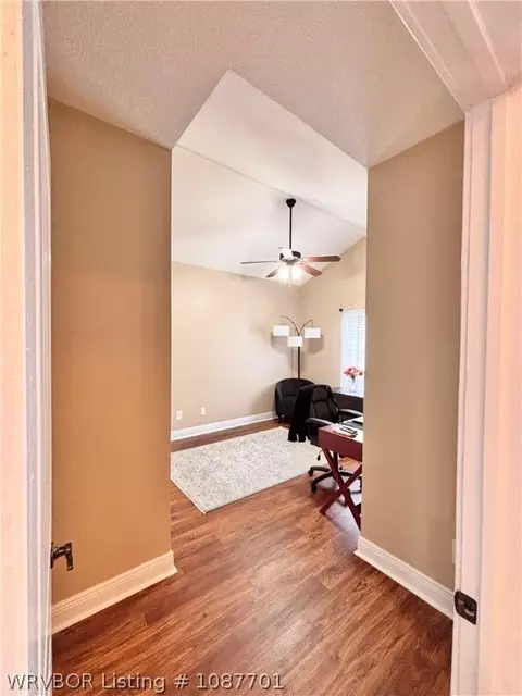 Entry Way - 12912 Diamond Ln, Fort Smith, AR 72916 photo 3 of 10