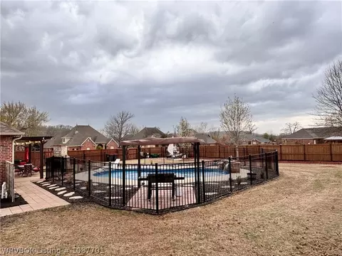 Exterior - 12912 Diamond Ln, Fort Smith, AR 72916 photo 11 of 16