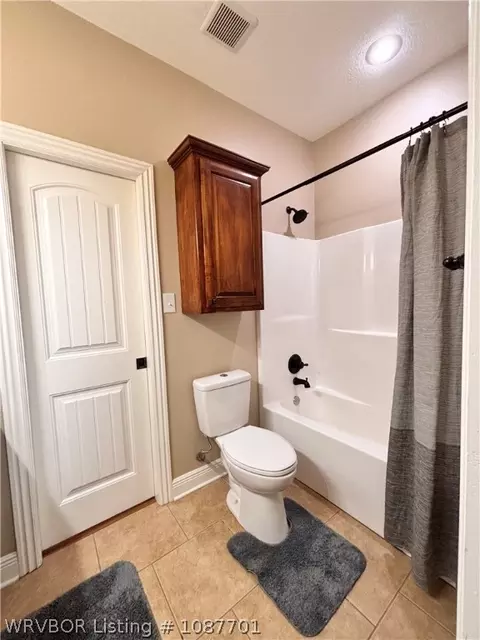 Bath - 12912 Diamond Ln, Fort Smith, AR 72916 photo 5 of 7