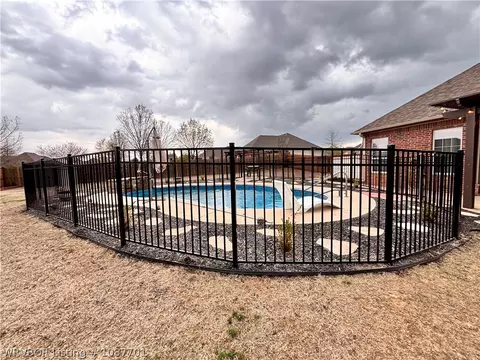Exterior - 12912 Diamond Ln, Fort Smith, AR 72916 photo 4 of 16
