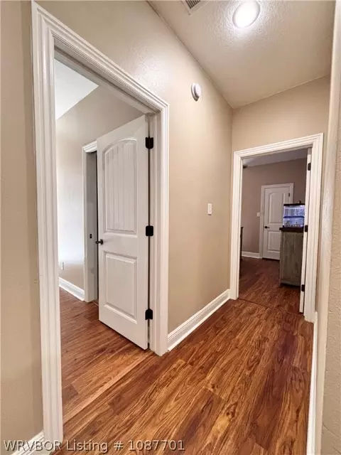Entry Way - 12912 Diamond Ln, Fort Smith, AR 72916 photo 8 of 10