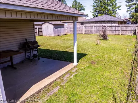 Exterior - 901 Mason St, Fort Smith, AR 72908 photo 2 of 7