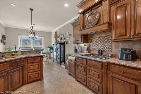 Kitchen - 1606 Crystal Ct, Fort Smith, AR 72916 photo 2 of 4