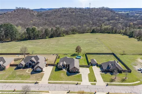 View/Area - 1606 Crystal Ct, Fort Smith, AR 72916 photo 7 of 9