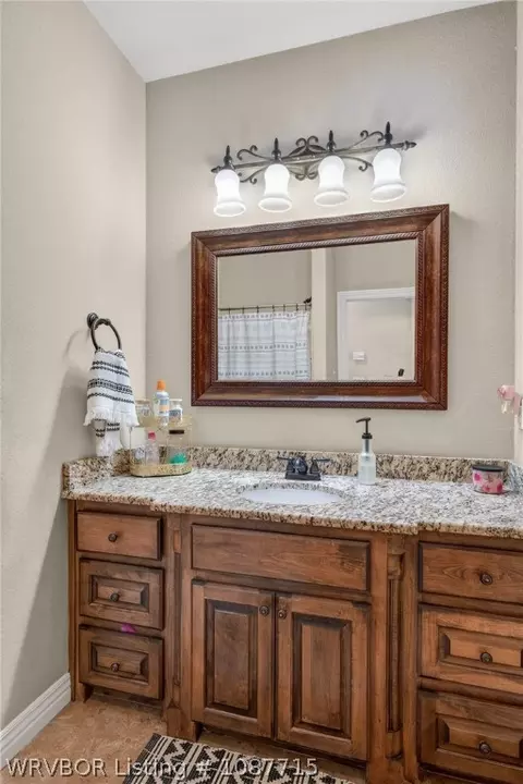 Bath - 1606 Crystal Ct, Fort Smith, AR 72916 photo 1 of 2