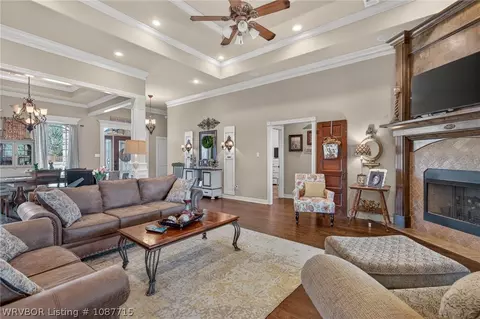 Living - 1606 Crystal Ct, Fort Smith, AR 72916 photo 2 of 2