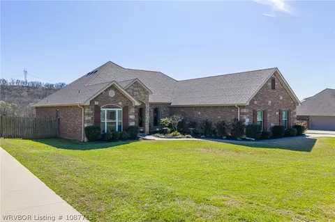 Exterior - 1606 Crystal Ct, Fort Smith, AR 72916 photo 12 of 14