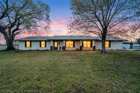 1343 Richmond Rd, Van Buren, AR 72956