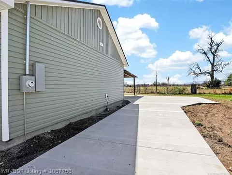 1110 Sequoyah, Spiro, OK 74959 photo 5