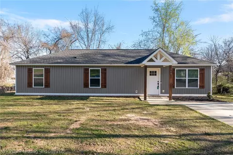 700 Lost Bridge St, Van Buren, AR 72956