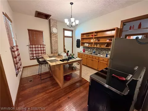 Kitchen - 1110 N 5th St, Fort Smith, AR 72901 photo 1 of 3