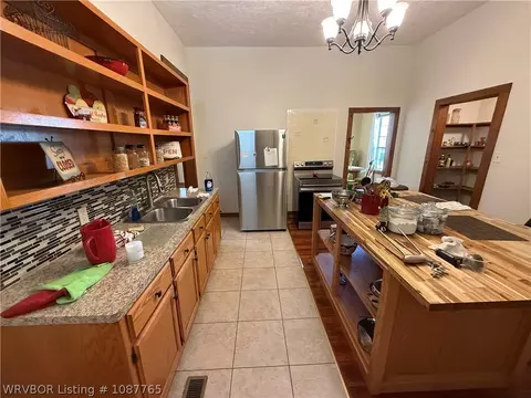 Kitchen - 1110 N 5th St, Fort Smith, AR 72901 photo 3 of 3