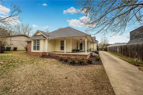 2606 S 57th St, Fort Smith, AR 72903