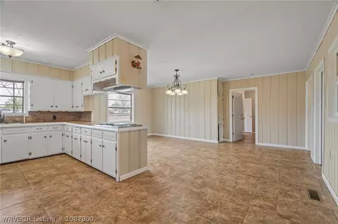 703 S Franklin St, Lavaca, AR 72941 photo 10