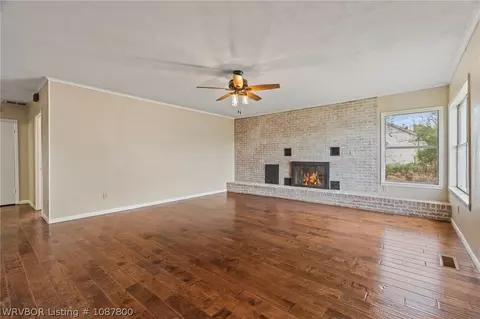 703 S Franklin St, Lavaca, AR 72941 photo 2