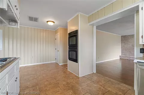 703 S Franklin St, Lavaca, AR 72941 photo 9