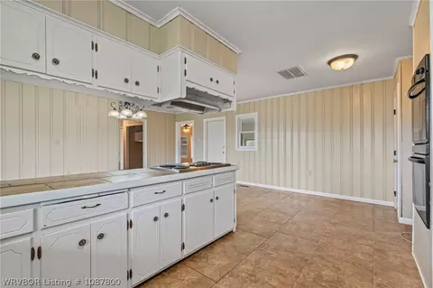 703 S Franklin St, Lavaca, AR 72941 photo 8