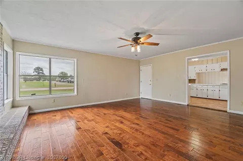 703 S Franklin St, Lavaca, AR 72941 photo 4