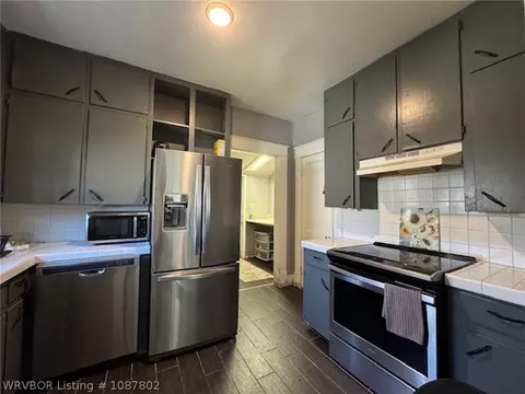 Kitchen - 1615 R St, Fort Smith, AR 72901 photo 2 of 3