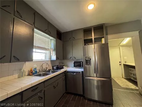 Kitchen - 1615 R St, Fort Smith, AR 72901 photo 3 of 3