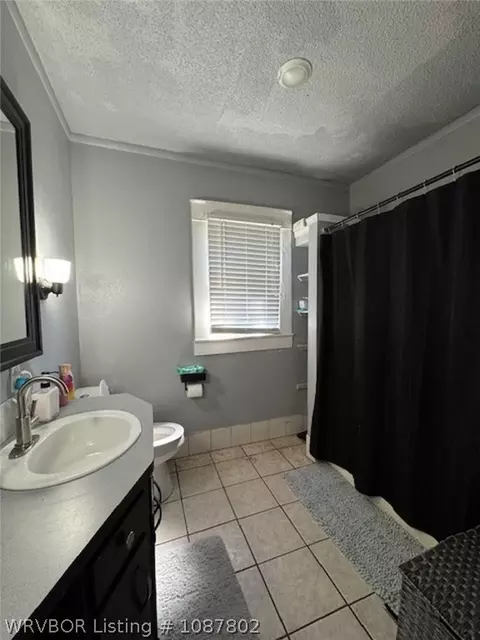 Bath - 1615 R St, Fort Smith, AR 72901 photo 1 of 1