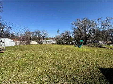 Exterior - 1615 R St, Fort Smith, AR 72901 photo 4 of 5