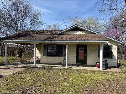 1213 W Oklahoma Ave, Sallisaw, OK 74955