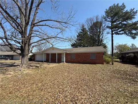 306 S Mcgee Dr, Sallisaw, OK 74955