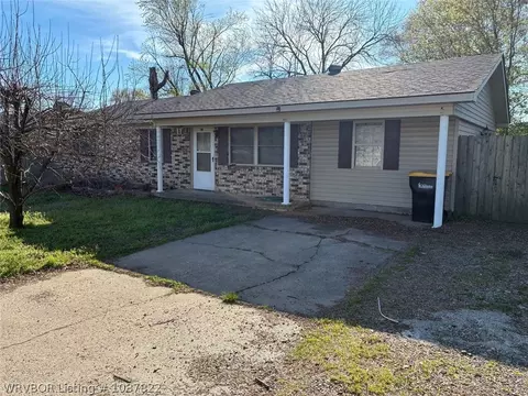 625 Louis St, Charleston, AR 72933