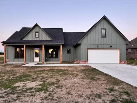2032 Prairie Fire Dr, Sallisaw, OK 74955