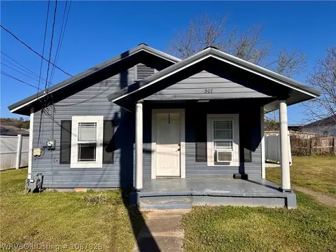 307 Mckenna St, Poteau, OK 74953