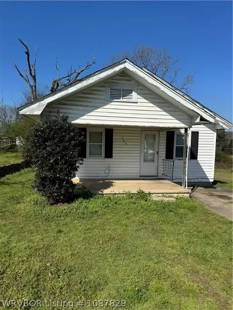 709 N 28th St, Van Buren, AR 72956