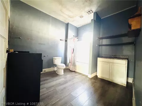 Bath - 1805 T St, Fort Smith, AR 72901 photo 1 of 1