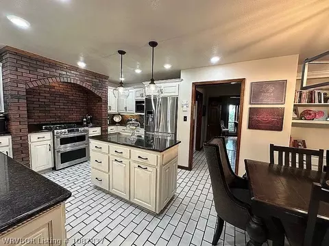 Kitchen - 5709 Hardscrabble Way, Fort Smith, AR 72903 photo 3 of 4