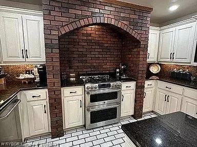 Kitchen - 5709 Hardscrabble Way, Fort Smith, AR 72903 photo 4 of 4
