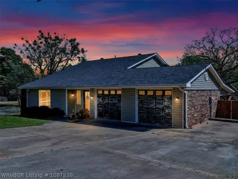 516 Beeler St, Poteau, OK 74953