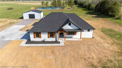 1006 Raleigh St, Lavaca, AR 72941