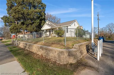 1925 N 6th St, Fort Smith, AR 72904