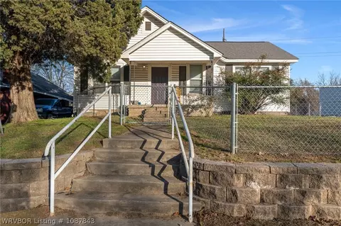 1925 N 6th St, Fort Smith, AR 72904 photo 2