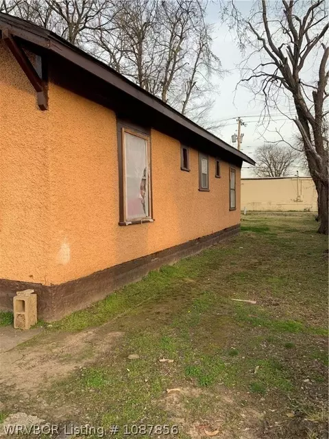 614 N 8th St, Fort Smith, AR 72901 photo 3