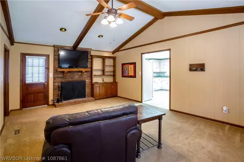 Living - 6501 Bolton Rd, Fort Smith, AR 72903 photo 3 of 4